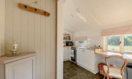 4 Bed in Llansteffan 4