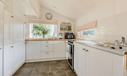 4 Bed in Llansteffan 2