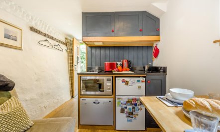 1 Bed in Blakeney 5