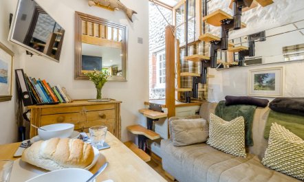1 Bed in Blakeney 3