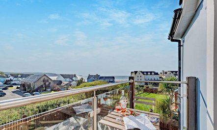 3 Bed in Broad Haven 1