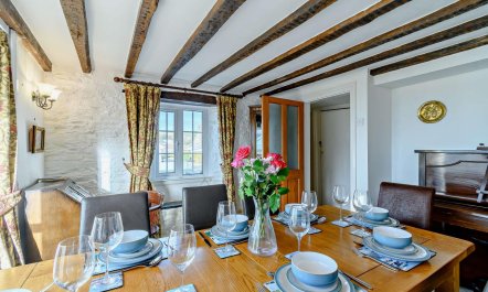 4 Bed in Broad Haven 8