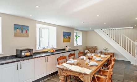 3 Bed in Pancrasweek 7