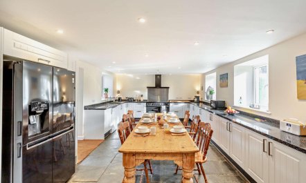 3 Bed in Pancrasweek 5