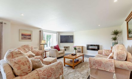 3 Bed in Pancrasweek 9