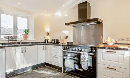 3 Bed in Pancrasweek 4