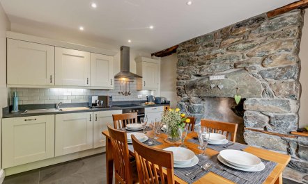 3 Bed in Dyffryn Ardudwy 1