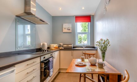 1 Bed in Teignmouth 2