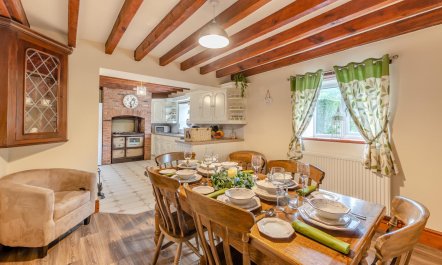 4 Bed in Pontfadog 3