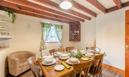 4 Bed in Pontfadog 9