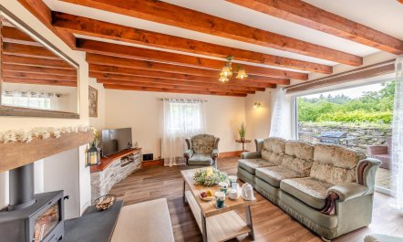 4 Bed in Pontfadog 7