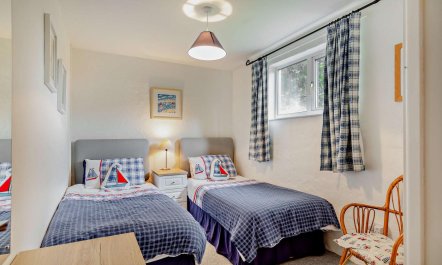 2 Bed in St. Keverne 5