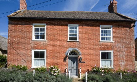 3 Bed in Burton Bradstock