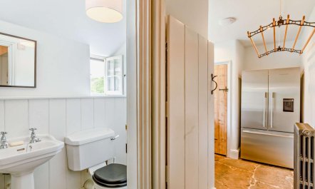 3 Bed in Burton Bradstock 9