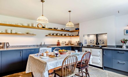 3 Bed in Burton Bradstock 7