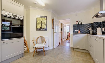 3 Bed in Broad Haven 2