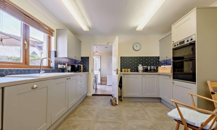 3 Bed in Broad Haven 1