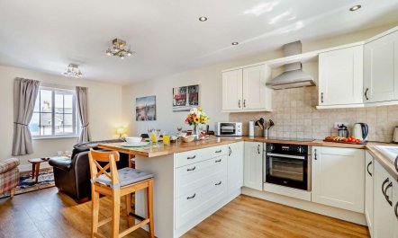 2 Bed in Broad Haven 6