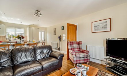 2 Bed in Broad Haven 5