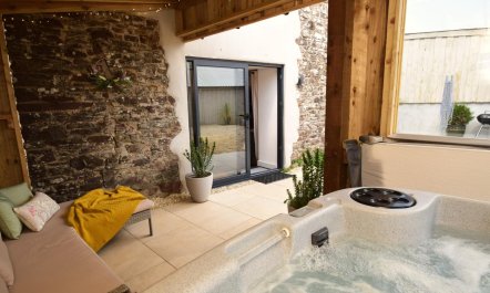 2 Bed in Harracott 2