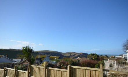 3 Bed in Hope Cove 2