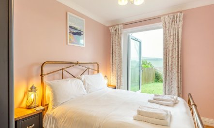 3 Bed in Hope Cove 4