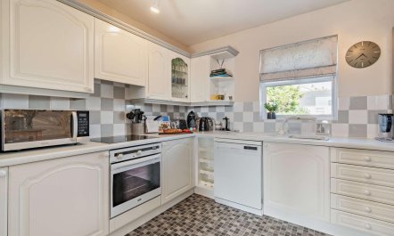 3 Bed in Broad Haven 8