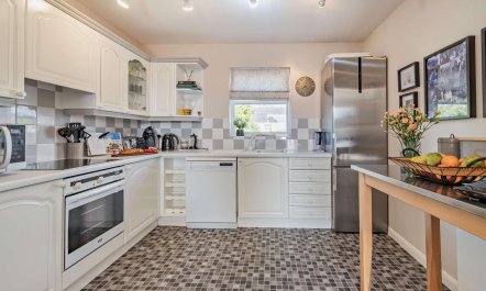 3 Bed in Broad Haven 7