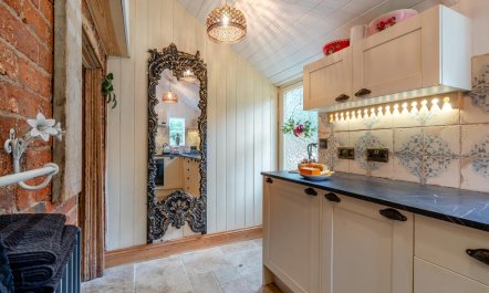 4 Bed in Long Bennington 8