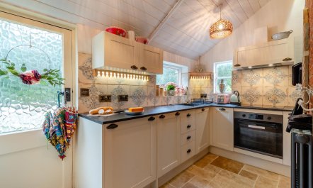 4 Bed in Long Bennington 7