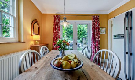 5 Bed in Dre-Fach Felindre 9