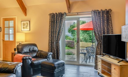 2 Bed in Reynoldston 6