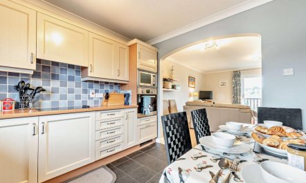 4 Bed in Broad Haven 4