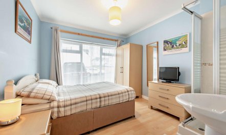 4 Bed in Broad Haven 7