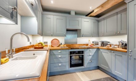 2 Bed in Stanley Pontlarge 5