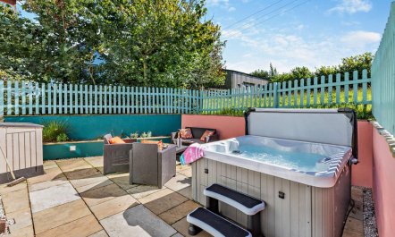 2 Bed in Langtree 0