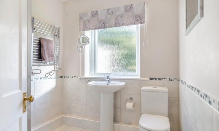 4 Bed in West Bexington 9