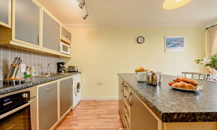 2 Bed in Broad Haven 2