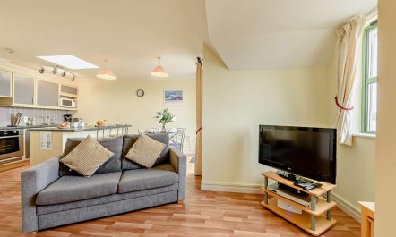 2 Bed in Broad Haven 4