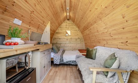 1 Bed in Treneglos 3