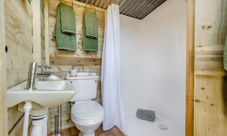 1 Bed in Treneglos 8