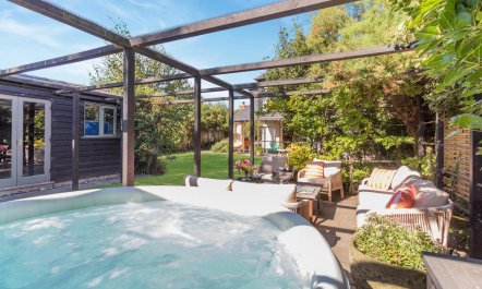5 Bed in Walberswick 2
