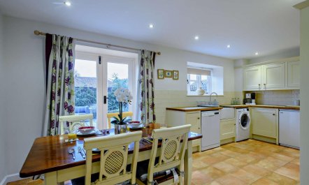 3 Bed in Lound 2