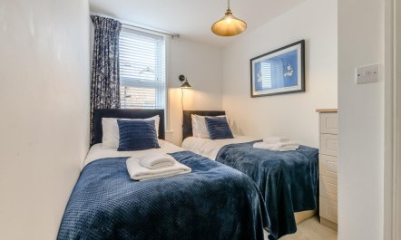 2 Bed in Whitby 5
