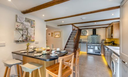 4 Bed in Chilsworthy 0