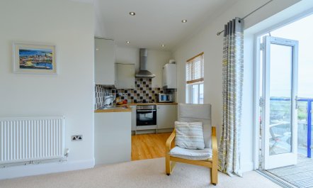 2 Bed in Penally Near Tenby 1