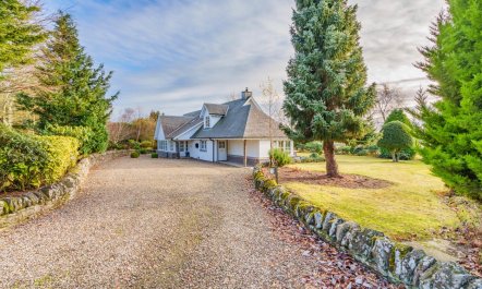 4 Bed in Invergowrie