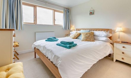 3 Bed in Goldenbank 8