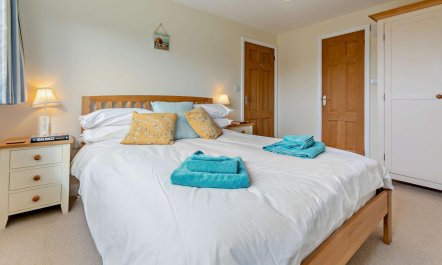 3 Bed in Goldenbank