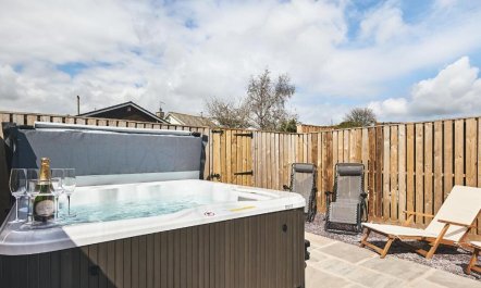 4 Bed in Stoke Fleming 1
